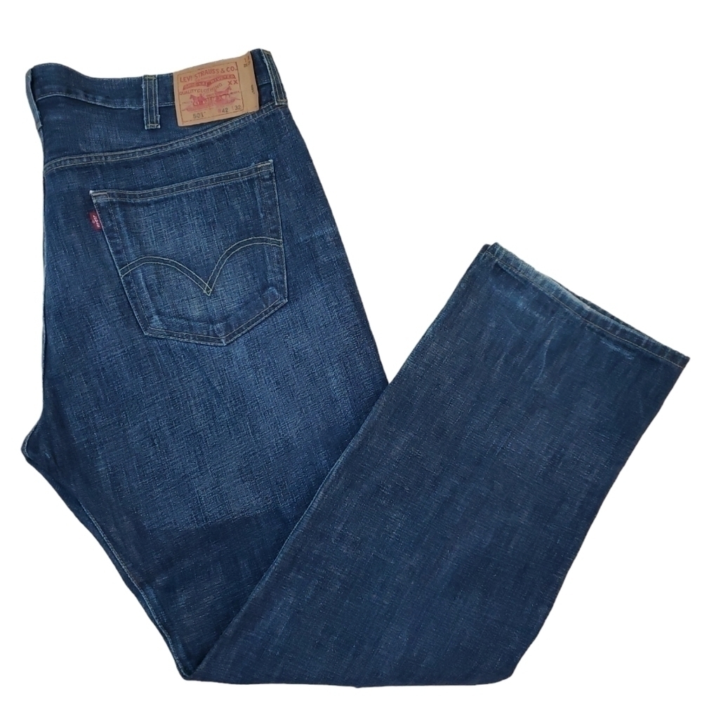 Vintage Levi's 501~Men's 42×32~Blue Denim Straight Leg Button Fly Jeans.